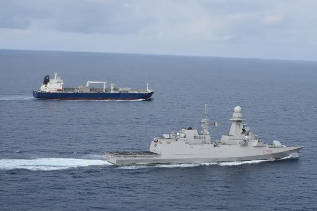 Firmata la cessione di due navi militari dalla Marina italiana a quella greca