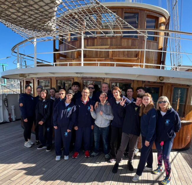 Nave Italia e i Marinai con gli occhi a stella