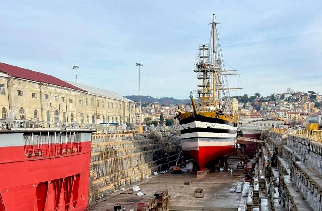 Il Vespucci lascia il bacino, nave scuola e Palinuro nelle mani di Fincantieri fino al 2030
