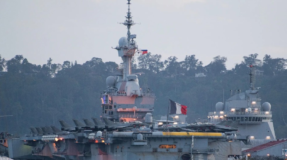 Il soldato francese sulla portaerei Charles de Gaulle localizzato al largo di Cipro grazie alla sua app di running ha riaperto il dibattito sugli “Stravaleaks”