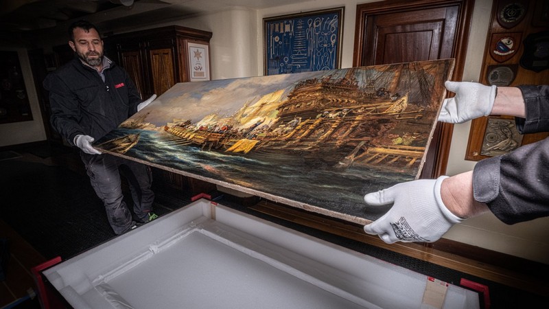 Tornano nella Sala Consiglio di Nave Amerigo Vespucci, i due dipinti di Rudolph Claudus al termine delle operazioni di restauro