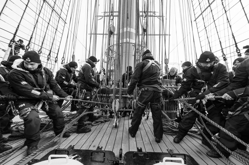 Vespucci, il passaggio di Capo Horn diventa un libro fotografico